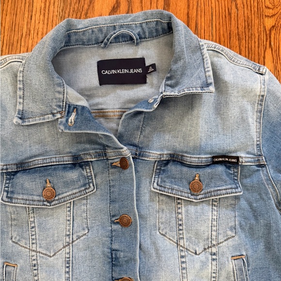 Calvin Klein Jeans
Cotton Frayed Trucker Denim Jacket - Picture 4 of 6